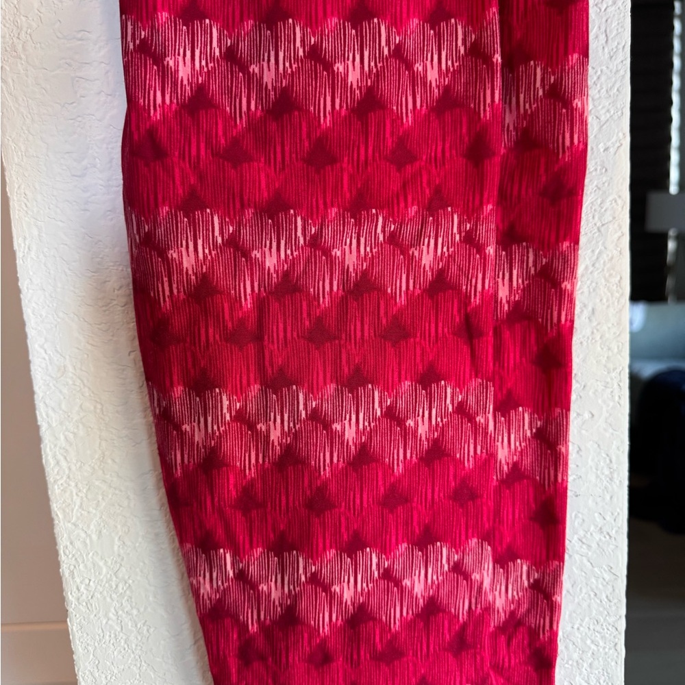 LuLaRoe Valentines leggings OS One size 0-12 Brand new/Never worn